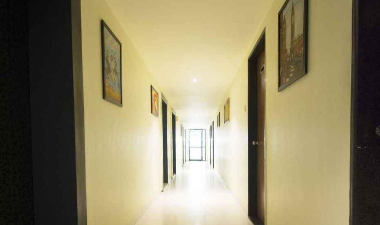 Hotel Royal Palace Aurangabad  Buitenkant foto