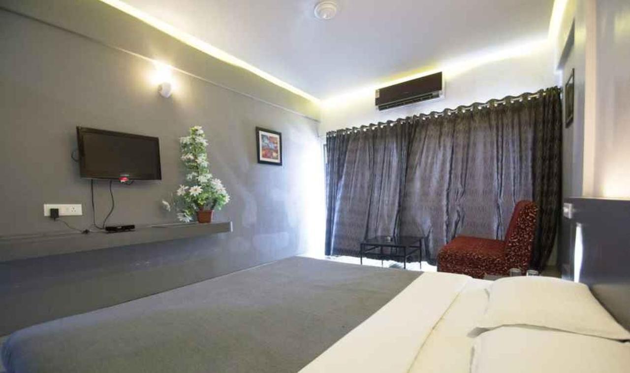 Hotel Royal Palace Aurangabad  Buitenkant foto
